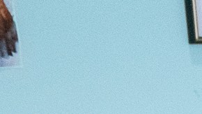 Mario Velásquez atiende a clientes en su negocio Playa del Carmen en Pasadena.