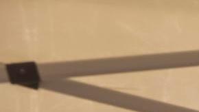 Pacific Palisades (United States), 10/01/2025.- Residents trying to get an escort to their homes for medications and supplies, talk with a police officer manning a checkpoint in the Pacific Palisades neighborhood of Los Angeles, California, USA, 10 January 2025. Multiple wildfires continue to burn across thousands of acres in Southern California, destroying thousands of homes and forcing people to evacuate areas throughout the Los Angeles area. According to the California Governor'Äôs office, more than 7,500 firefighting and emergency personnel are involved in response efforts. (incendio forestal) EFE/EPA/ALLISON DINNER