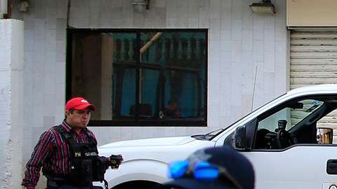 Policías en México