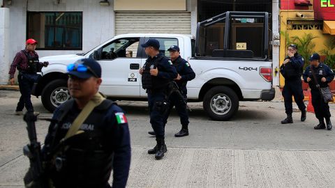 Policías en México