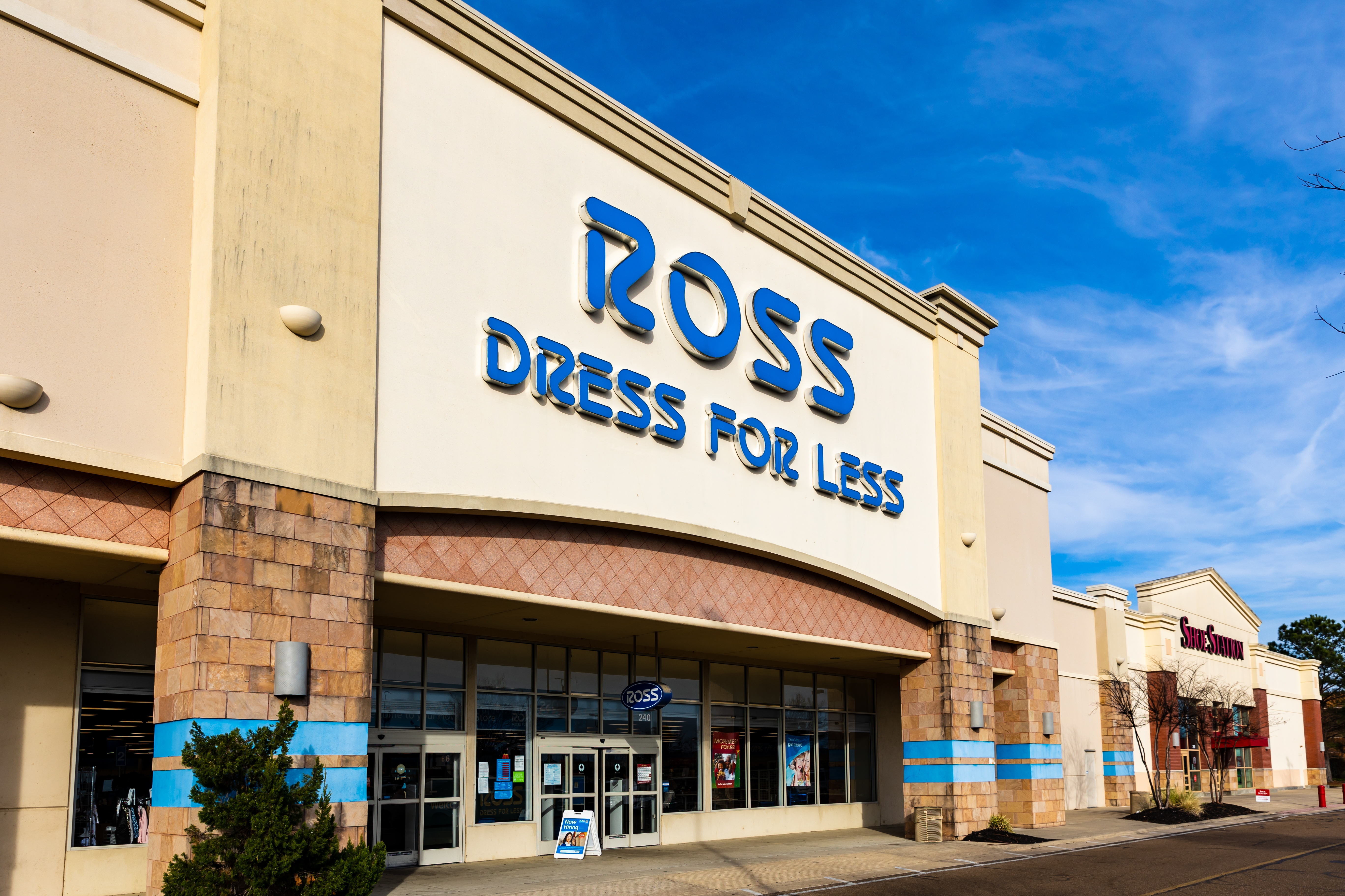 Cuándo Ross Dress for Less pondrá la ropa en 49 centavos - La Opinión