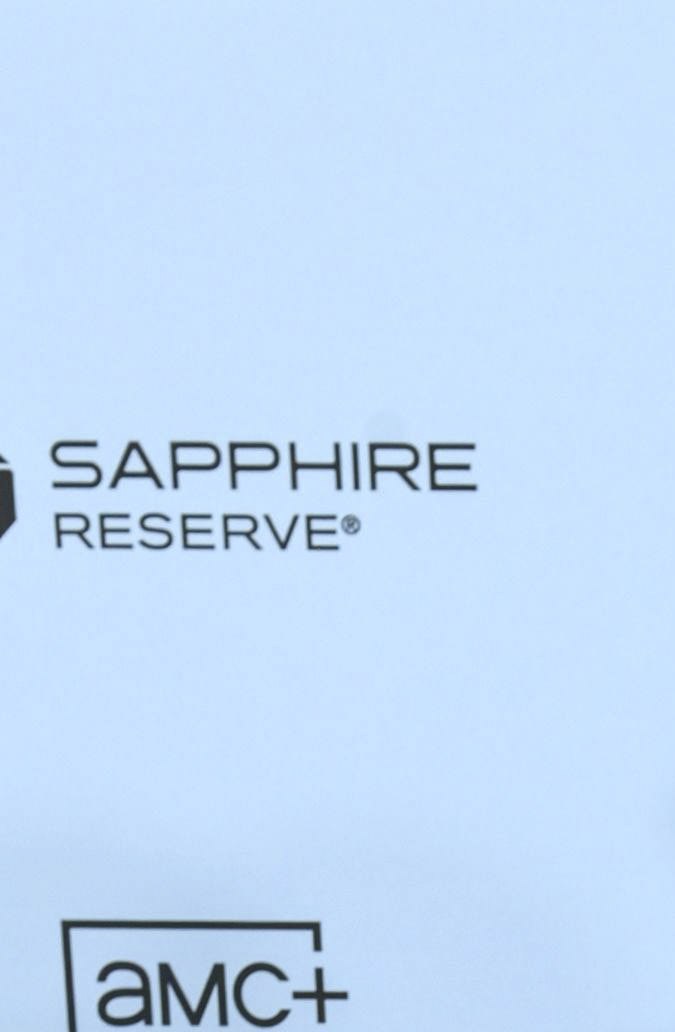 Photo © 2025 REX Features/Shutterstock /The Grosby Group Park City, January 26, 2025 Jennifer Lopez stunned at the premiere of Kiss of the Spider Woman during the Sundance Film Festival, a musical adaptation of Manuel Puig’s novel co-starring Diego Luna. Embracing the concept of ‘method dressing,’ she wore a striking black lace gown with strass detailing designed by Valdrin Sahiti, inspired by a spiderweb. She completed the look with Hassandazeh jewelry, towering black heels, a matching clutch, and a sleek updo with a side fringe.*** Jennifer Lopez deslumbró en la premiere de El Beso De La Mujer Araña durante el Festival de Sundance, una adaptación musical de la novela de Manuel Puig que protagoniza junto a Diego Luna. La artista llevó al extremo el ‘method dressing’ con un vestido negro de encaje con strass diseñado por Valdrin Sahiti, inspirado en una telaraña. Complementó el look con joyas de Hassandazeh, tacones negros imposibles, un bolso de mano a juego y un peinado recogido con flequillo lateral.