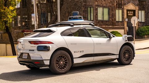 Waymo ha experimentado un crecimiento sostenido en su cantidad de usuarios en el último año