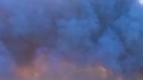 Las autoridades han pedido a los angelinos que se abstengan de salir de sus casas debido a los altos niveles de contaminación.