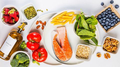 Existen algunos alimentos antiinflamatorios que te ayudarán en tu bienestar.