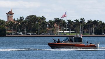 Las banderas en la residencia de Trump en Mar-a-Lago vuelven a ondear a plena altura.