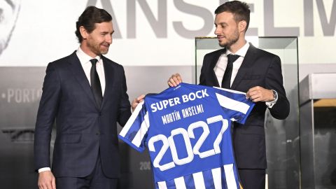 Martín Anselmi fue presentado oficialmente como DT del FC Porto.