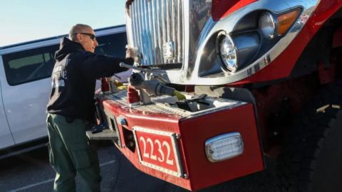 Los incendios en Los Ángeles han requerido de todos los recursos de los bomberos.