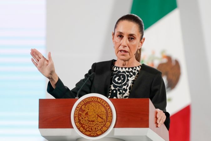 Sheinbaum promete defender soberanía de México y apoyar a los mexicanos frente a decretos de Trump