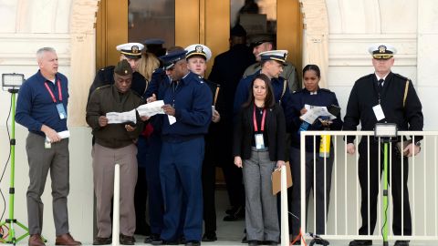 Al menos 25,000 agentes y militares blindarán investidura presidencial de Donald Trump ante posibles ataques