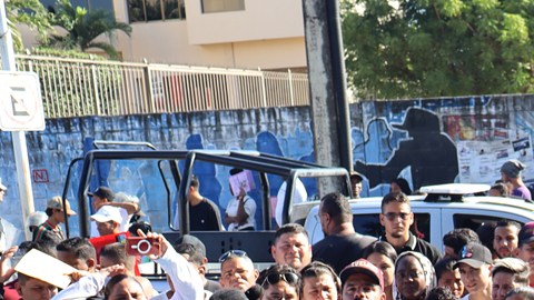 México avisa a inmigrantes en frontera sur de inminente fin del programa 'CBP One' de EE.UU.