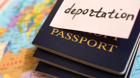 Durante el año fiscal de 2024, que acabó el 30 de septiembre, el ICE deportó a 271,000 personas, siendo la cifra más alta en los últimos 12 años.