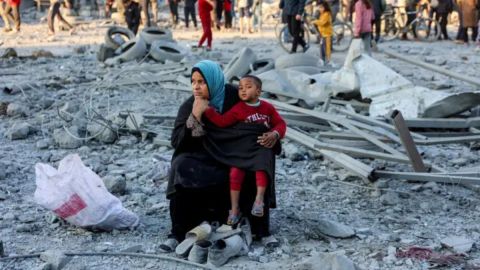 La ofensiva israelí en Gaza desde el 7 de octubre de 2023 ha dejado cerca de 50,000 muertos.