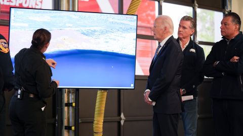 Biden recibe informes sobre incendios en Los Ángeles y que han dejado miles de evacuados