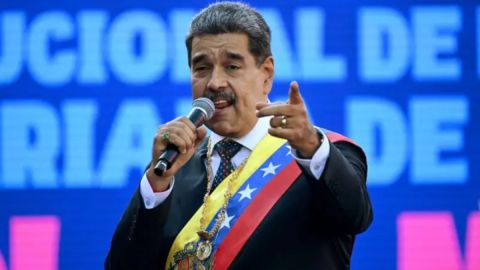 "Digan lo que quieran, hagan lo que quieran, pero esta toma de posesión no la pudieron impedir", dijo Maduro en su discurso.