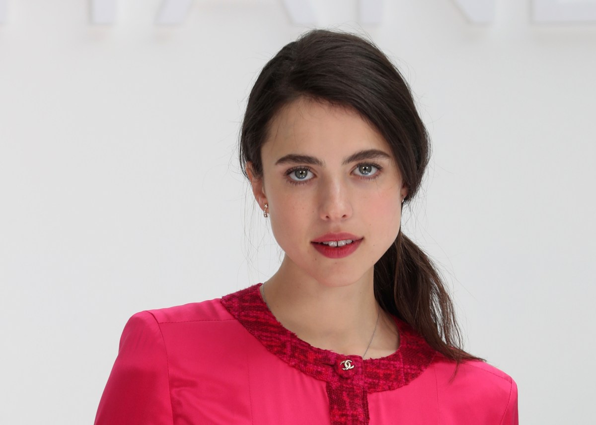 Margaret Qually dañó su rostro al usar prótesis en 