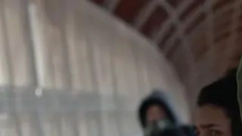 Migrantes que tenían trámites aprobados ahora se cuestionan si deben vivir en EE.UU.