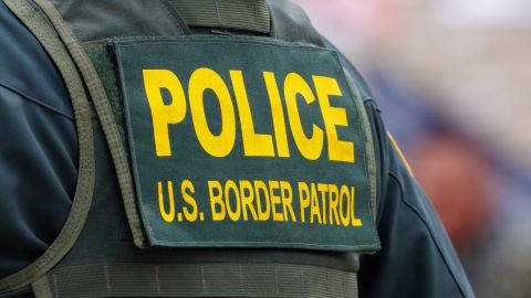La oficina de campo del FBI dijo que continúa trabajando estrechamente con funcionarios federales, estatales y locales para investigar más a fondo el incidente.