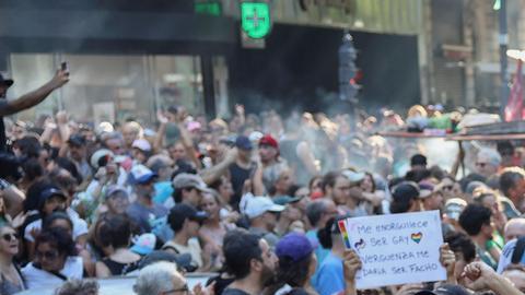 Masiva protesta contra Milei en defensa de la diversidad