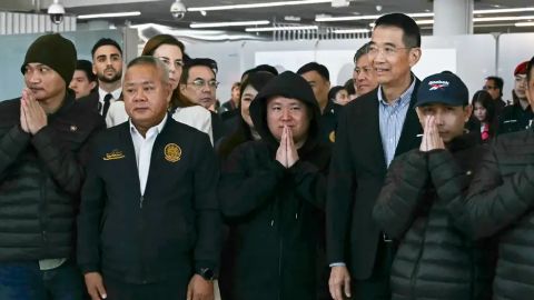 Llegan a Bangkok rehenes tailandeses liberados en Gaza