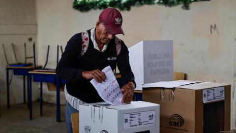 Comienzan las elecciones presidenciales en Ecuador