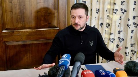 Zelenski dice que rechazó acuerdo con EE.UU. sobre minerales