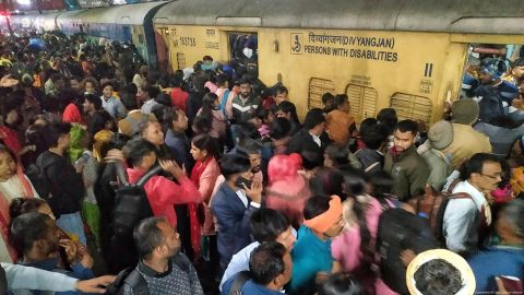 Al menos 18 muertos y 11 heridos por una estampida en India