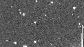 Esta imagen facilitada por el sistema de alerta de impacto de asteroides de la Universidad de Hawai muestra el movimiento del asteroide 2024 YR4 durante aproximadamente una hora.