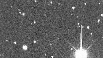 Esta imagen facilitada por el sistema de alerta de impacto de asteroides de la Universidad de Hawai muestra el movimiento del asteroide 2024 YR4 durante aproximadamente una hora.