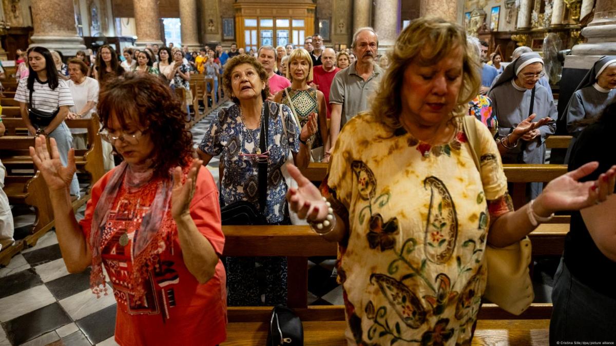 Argentinos rezan por la salud del papa Francisco