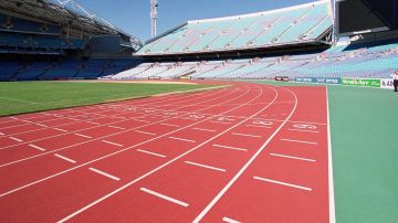 Mark Tolstijin fue campeón nacional en 1,500 y 3,000 metros planos.