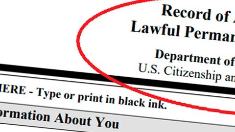 Un agente de CBP no puede obligar a un inmigrante a renunciar a su Green Card.