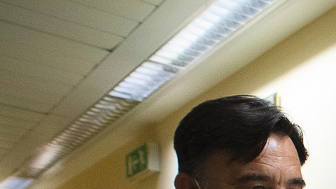 Papa Francisco presenta un cuadro clínico "complejo" y requerirá "hospitalización adecuada"