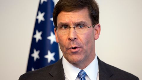 Mark Esper en una foto de 2019, cuando ocupaba el cargo de secretario de Defensa en la primera Administración Trump.