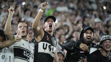 Hinchas de Olimpia.