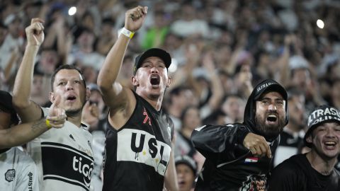 Hinchas de Olimpia.