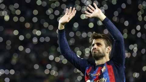 FILE - Barcelona's Gerard Pique waves to supporters at the end of Spanish La Liga soccer match between Barcelona and Almeria at the Camp Nou stadium in Barcelona, Spain, Saturday, Nov. 5, 2022. A Spanish judge expanded her investigation into the Spanish soccer federation's deal to take the Spanish Super Cup to Saudi Arabia to include former player Gerard Piqué on Thursday, May 30, 2024. (AP Photo/Joan Monfort, File)