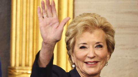 Linda McMahon fue nombrada por Trump como secretaria de Educación.