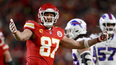 Travis Kelce en festejo durante un juego de la temporada 2024.