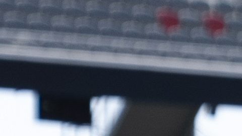 El equipo de Hirving Lozano se estrenó con una victoria sobre el campeón.