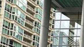 Personas se reunieron frente a la Corte de Distrito en Seattle.