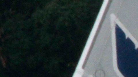 Después de que el avión y el equipaje fueron revisados ​​en busca de explosivos, el Departamento de Policía de Austin autorizó el vuelo
