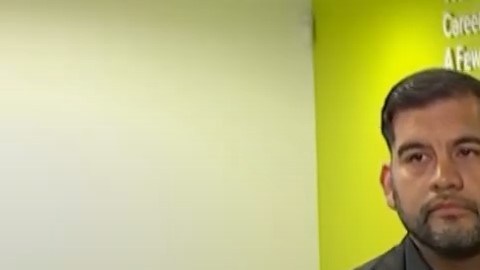 Alcaldesa Karen Bass anuncia los centros de apoyo para los trabajadores víctimas de los incendios.