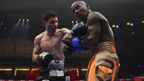 Camarón Zepeda y Tevin Farmer en su primera pelea.