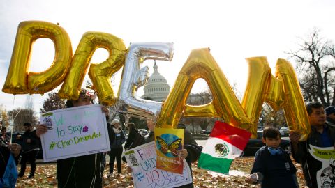 Caucus Hispano de EE.UU. plantea leyes en apoyo de los “dreamers” y migrantes agricultores