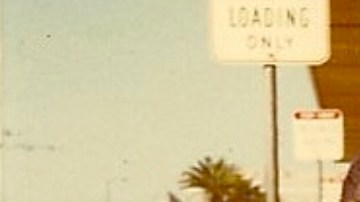 Familia Alemán a punto de ser separada por autoridades de migración estadounidenses en diciembre de 1970.