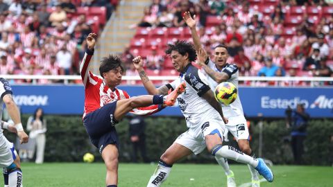 Zapopan, Jalisco, 1 de febrero de 2025. , durante el partido correspondiente a la jornada 5 del torneo Clausura 2025 de la Liga BBVA MX, entre las Chivas Rayadas del Guadalajara y los Gallos Blancos del Querétaro, realizado en el estadio Akron. Foto: Imago7/Cristian Hernández