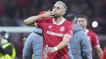 Héctor Herrera defiendo los colores de los Diablos Rojos del Toluca.