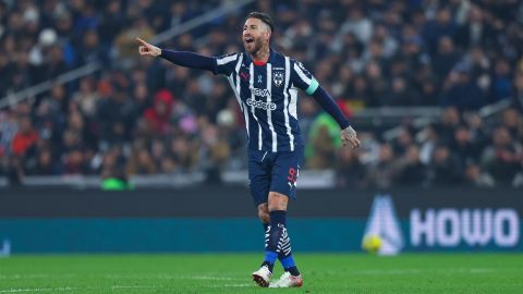 Sergio Ramos durante su debut en la Liga MX contra San Luis.