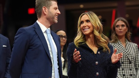 Nuera de Trump anuncia programa nocturno en Fox News